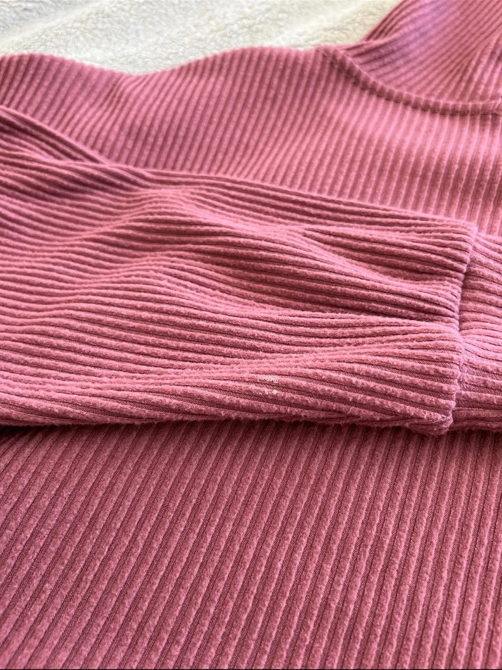 Alo Yoga Muse Hoodie Burgundy Truffle Medium